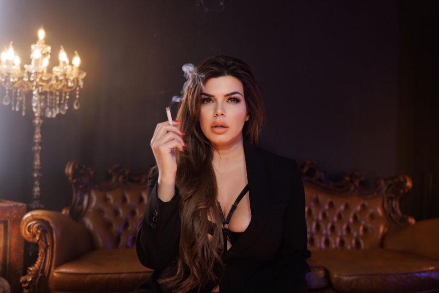 lady-markazi-–-domina-und-mistress-im-dominastudio-domizil-der-graefin